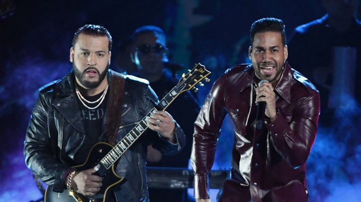 Lenny Santos (L) and Romeo Santos of Aventura perform during the 2019 Billboard Latin Music Awards at the Mandalay Bay Events Center. Photo by Ethan Miller/Getty Images