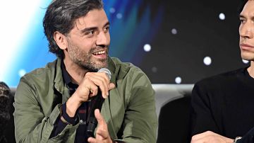Oscar Isaac and Adam Driver at global press conference for 'Star Wars: The Rise of Skywalker' at Pasadena Convention Center. Photo by Alberto E. Rodriguez/Getty Images for Disney)