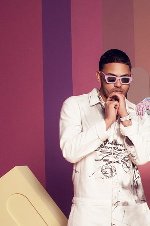 Courtesy of Aura Music.