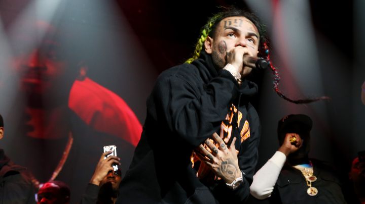 Rapper 6ix9ine performs at Power 105.1's Powerhouse 2018 at Prudential Center on October 28, 2018 in Newark, New Jersey.  Photo by Bennett Raglin/Getty Images