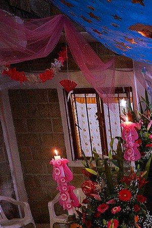 Offering of the dead in a house during a 'Day of the Dead' celebration on November 01, 2020 in Ocotepec, Mexico. Photo by Manuel Velasquez/Getty Images