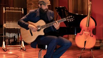 Photo courtesy of Juan Luis Guerra