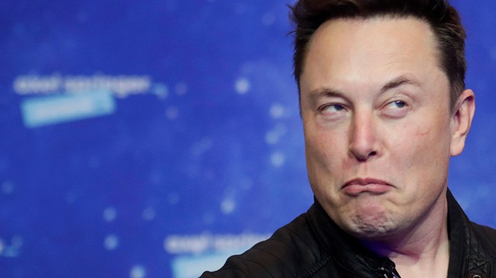 SpaceX owner and Tesla CEO Elon Musk arrives on the red carpet for the Axel Springer Award 2020 on December 01, 2020 in Berlin, Germany. Photo by Hannibal Hanschke-Pool/Getty Images
