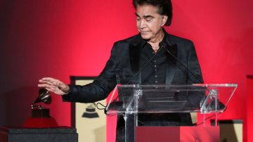 LAS VEGAS, NEVADA - NOVEMBER 13: José Luis Rodríguez accepts a Lifetime Achievement Award during the 2019 Latin Grammy Special Merit Awards on November 13, 2019 in Las Vegas, Nevada. (Photo by Rich Fury/Getty Images)