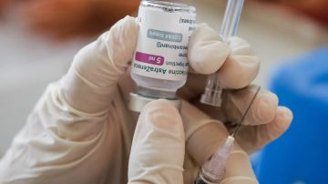 A health worker prepares AstraZeneca COVID-19 vaccine during mass COVID-19 vaccination program in Sanur, Denpasar, Bali, Indonesia on March 22 2021. Photo by Johanes Christo/NurPhoto via Getty Images