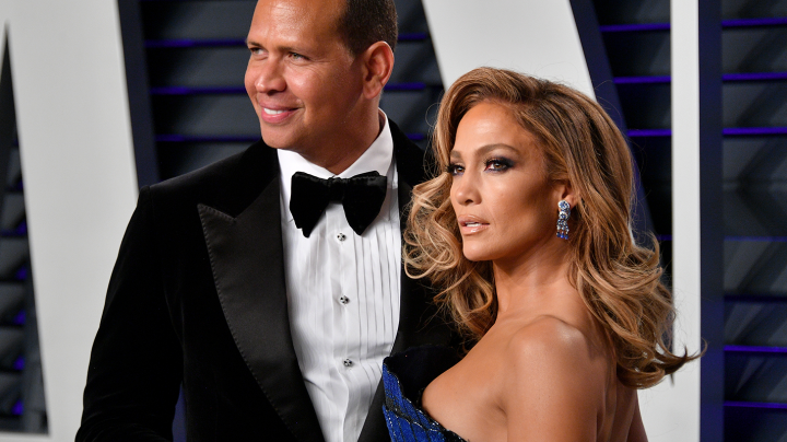 Alex Rodriguez (L) and Jennifer Lopez attend the 2019 Vanity Fair Oscar Party hosted by Radhika Jones at Wallis Annenberg Center for the Performing Arts on February 24, 2019 in Beverly Hills, California. Photo by Dia Dipasupil/Getty Images