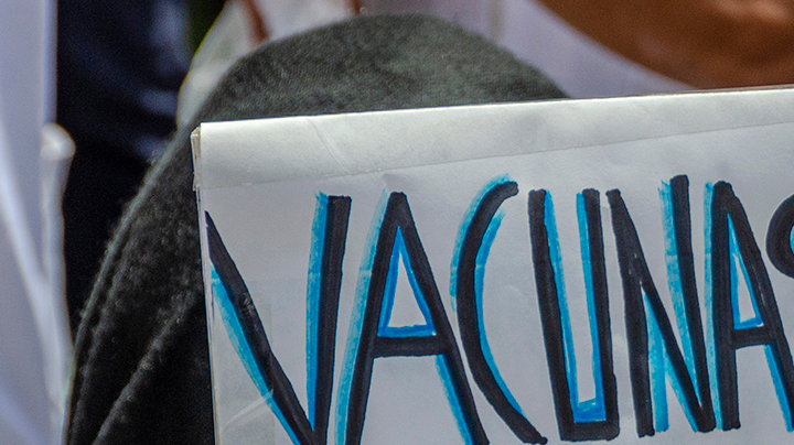 Leaders of health and opposition unions mobilized this Saturday in Caracas to demand a massive vaccination plan against covid-19 for the entire population, with priority given to doctors and nurses. Photo by: Jimmy Villalta/VWPics/Universal Images Group via Getty Images