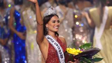 Miss Mexico Andrea Meza is crowned Miss Universe 2020 onstage at the 69th Miss Universe competition at Seminole Hard Rock Hotel & Casino on May 16, 2021 in Hollywood, Florida. Photo by Rodrigo Varela/Getty Images
