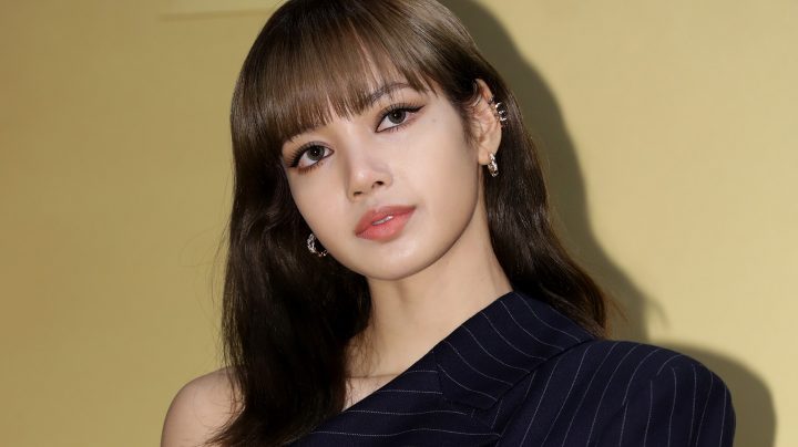SEOUL, SOUTH KOREA - OCTOBER 29: Lisa aka Lalisa Manoban of South Korean girl group BLACKPINK attends the photocall for BVLGARI 'Serpenti Seduttori' launch event on October 29, 2019 in Seoul, South Korea. (Photo by Han Myung-Gu/WireImage)