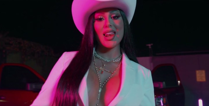 Jenny69 in her music video for "La 69"