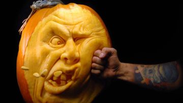 Pumpkin carving by Ray Villafane