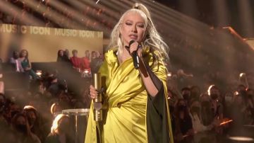 Christina Aguilera at People's Choice Awards