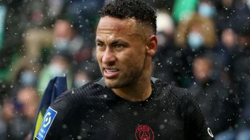 SAINT-ETIENNE, FRANCE - NOVEMBER 28: Neymar Jr of PSG during the Ligue 1 Uber Eats match between AS Saint-Etienne (ASSE) and Paris Saint-Germain (PSG) at Stade Geoffroy-Guichard on November 28, 2021 in Saint-Etienne, France.