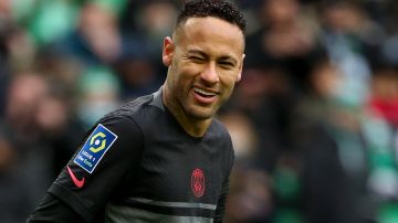 SAINT-ETIENNE, FRANCE - NOVEMBER 28: Neymar Jr of PSG celebrates his goal - a goal ultimately denied by the video assistance VAR - during the Ligue 1 Uber Eats match between AS Saint-Etienne (ASSE) and Paris Saint-Germain (PSG) at Stade Geoffroy-Guichard on November 28, 2021 in Saint-Etienne, France.