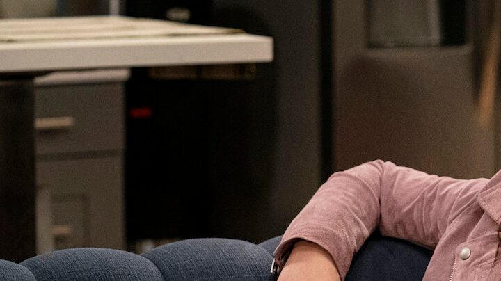 Isabella Gomez in Head of the Class