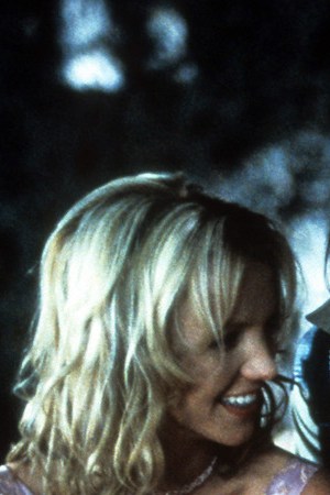 Britney Spears, Taryn Manning,and Zoe Saldana gathered around in a scene from the film 'Crossroads', 2002. (Photo by Paramount/Getty Images)