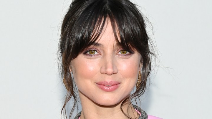 PARIS, FRANCE - OCTOBER 05: Ana de Armas attends the Louis Vuitton Womenswear Spring/Summer 2022 show as part of Paris Fashion Week on at The Louvre on October 05, 2021 in Paris, France. (Photo by Pascal Le Segretain/Getty Images For Louis Vuitton)