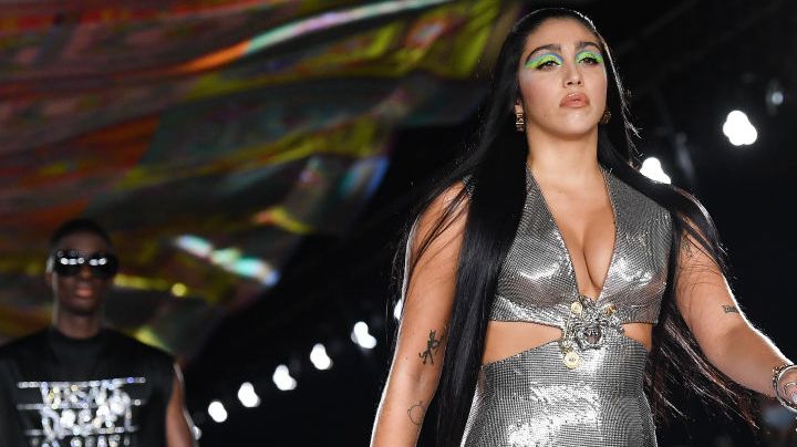 MILAN, ITALY - SEPTEMBER 24: Lourdes Leon walks the runway at the Versace fashion show during the Milan Fashion Week - Spring / Summer 2022 on September 24, 2021 in Milan, Italy. (Photo by Jacopo Raule/Getty Images)