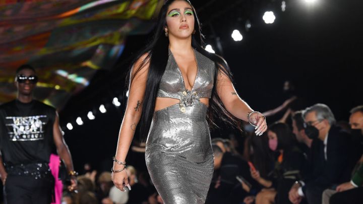 MILAN, ITALY - SEPTEMBER 24: Lourdes Leon walks the runway at the Versace fashion show during the Milan Fashion Week - Spring / Summer 2022 on September 24, 2021 in Milan, Italy. (Photo by Jacopo Raule/Getty Images)