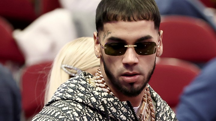CLEVELAND, OHIO - FEBRUARY 19: Anuel AA is seen during the Taco Bell Skills Challenge as part of the 2022 All-Star Weekend at Rocket Mortgage Fieldhouse on February 19, 2022 in Cleveland, Ohio. NOTE TO USER: User expressly acknowledges and agrees that, by downloading and or using this photograph, User is consenting to the terms and conditions of the Getty Images License Agreement. (Photo by Arturo Holmes/Getty Images)_Blue