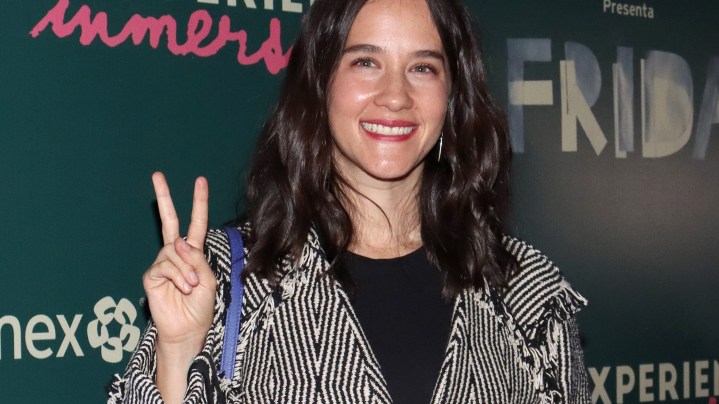 MEXICO CITY, MEXICO - JULY 06: Ximena Sariñana poses for photos during a red carpet prior the opening of the 'Experiencia Frida' on July 6, 2021 in Mexico City, Mexico. (Photo by Adrián Monroy/Medios y Media/Getty Images)