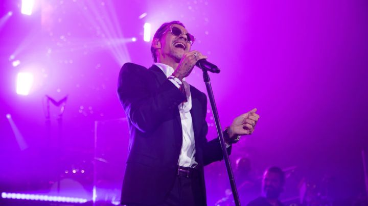 MEXICO CITY, MEXICO - MARCH 11: Marc Anthony performs during a show as part of the Pa'lla Voy Tour at Palacio de Los Deportes on March 11, 2022 in Mexico City, Mexico. (Photo by Medios y Media/Getty Images)