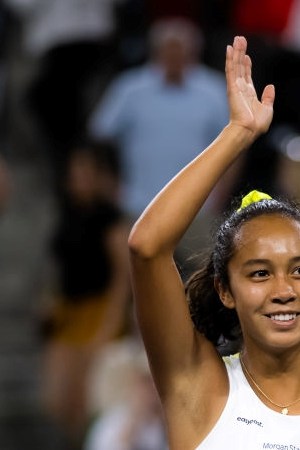 INDIAN WELLS, CALIFORNIA - MARCH 14: Leylah Fernandez of Canada celebrates defeating Shelby Rogers of the United States in her third-round match at the 2022 BNP Paribas Open at the Indian Wells Tennis Garden on March 14, 2022 in Indian Wells, California (Photo by Robert Prange/Getty Images)