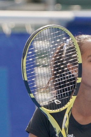 DELRAY BEACH, FL - FEBRUARY 13: Leylah Fernandez (CAN) competes during an exhibition match at the ATP Delray Beach Open on February 13, 2022, at the Delray Beach Stadium & Tennis Center in Delray Beach, Florida.(Photo by Aaron Gilbert/Icon Sportswire via Getty Images)