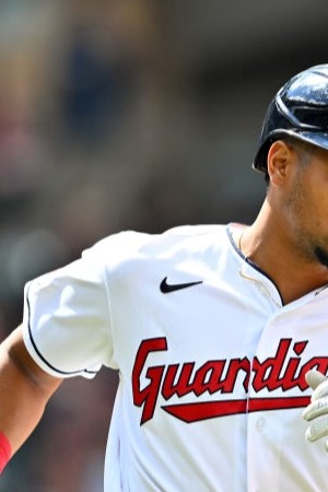 CLEVELAND, OHIO - APRIL 21: Oscar Mercado #35 of the Cleveland Guardians runs to first during the sixth inning against the Chicago White Sox at Progressive Field on April 21, 2022 in Cleveland, Ohio. (Photo by Jason Miller/Getty Images)