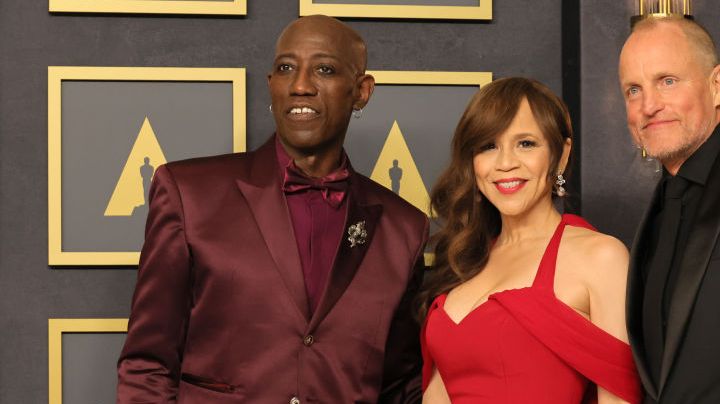 HOLLYWOOD, CALIFORNIA - MARCH 27: (L-R) Wesley Snipes, Rosie Perez, and Woody Harrelson pose in the press room during the 94th Annual Academy Awards at Hollywood and Highland on March 27, 2022 in Hollywood, California. (Photo by Mike Coppola/Getty Images)