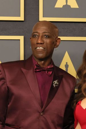 HOLLYWOOD, CALIFORNIA - MARCH 27: (L-R) Wesley Snipes, Rosie Perez, and Woody Harrelson pose in the press room during the 94th Annual Academy Awards at Hollywood and Highland on March 27, 2022 in Hollywood, California. (Photo by Mike Coppola/Getty Images)
