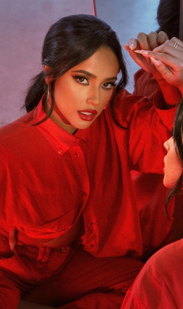 Becky G-Esquemas_Solo_Women in Music