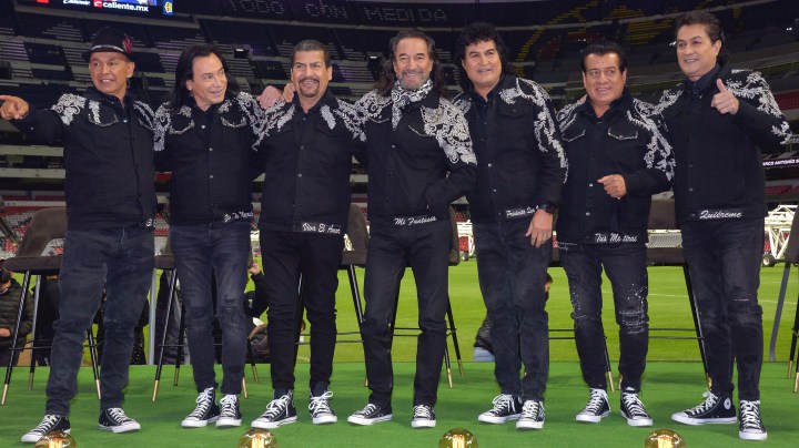 MEXICO CITY, MEXICO - FEBRUARY 09: Eusebio Cortez, Javier Solís, Joel Solís, Marco Antonio Solís'El Buki', Roberto Guadarrama, Pedro Sánchez and José Guadarrama pose for photo during a press conference for a new tour around Mexico at Azteca Stadium on February 9, 2022 in Mexico City, Mexico. (Photo by Medios y Media/Getty Images)