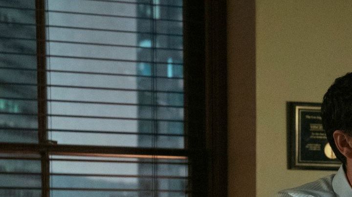 The Lincoln Lawyer. Manuel Garcia-Rulfo as Mickey Haller in episode 110 of The Lincoln Lawyer. Cr. Lara Solanki/Netflix © 2022