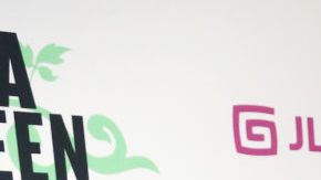 NEW YORK, NEW YORK - MAY 24: Oscar Isaac poses at the 2022 Public Theater Gala on The Green at The Delacorte Theater on May 24, 2022 in New York City. (Photo by Bruce Glikas/WireImage)