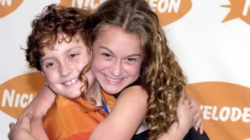 388059 02: Actors Daryl Sabara, left, and Alexa Vega, both co-starring in "Spy Kids," pose for photographers at Nickelodeon's 14th Annual Kid's Choice Awards April 21, 2001 in Santa Monica, CA. (Photo by Chris Weeks/Liaison)