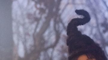 Kathy Najimy, Bette Midler, and Sarah Jessica Parker in Hocus Pocus 2