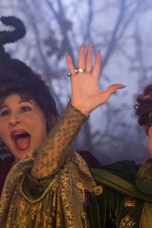 Kathy Najimy, Bette Midler, and Sarah Jessica Parker in Hocus Pocus 2