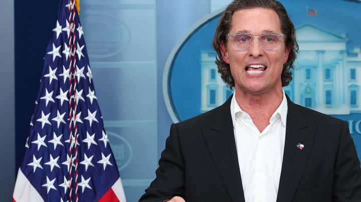 WASHINGTON, DC - JUNE 07: After meeting with President Joe Biden, actor Matthew McConaughey talks to reporters during the daily news conference in the Brady Press Briefing Room at the White House on June 07, 2022 in Washington, DC. McConaughey, a native of Uvalde, Texas, expressed his support for new legislation for more gun safety in the wake of the elementary school shooting in his home town that left 19 children and 2 adults dead. (Photo by Win McNamee/Getty Images)
