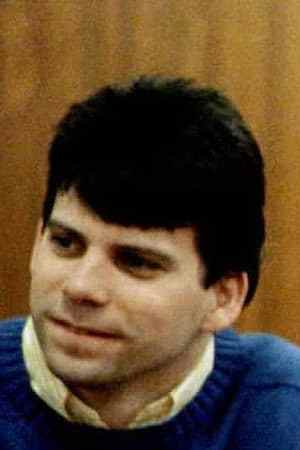 LOS ANGELES, UNITED STATES: This 1992 file photo shows double murder defendants Erik (R) and Lyle Menendez (L) during a court appearance in Los Angeles, Ca. The Menendez brothers have been found guilty of first degree murder 20 March in their second trial for the killing of their parents. AFP PHOTO Mike NELSON/mn (Photo credit should read MIKE NELSON/AFP via Getty Images)