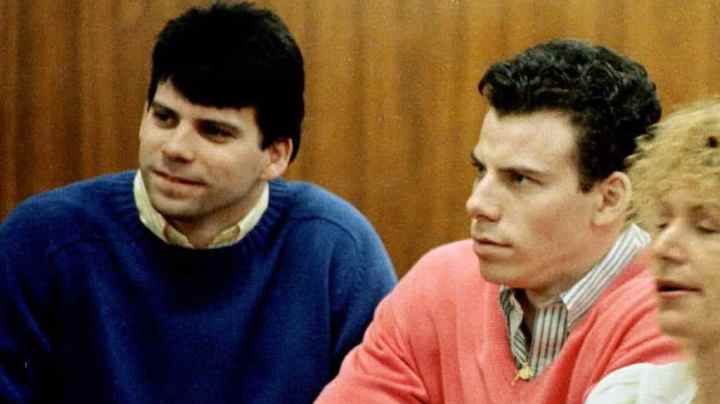 LOS ANGELES, UNITED STATES: This 1992 file photo shows double murder defendants Erik (R) and Lyle Menendez (L) during a court appearance in Los Angeles, Ca. The Menendez brothers have been found guilty of first degree murder 20 March in their second trial for the killing of their parents. AFP PHOTO Mike NELSON/mn (Photo credit should read MIKE NELSON/AFP via Getty Images)