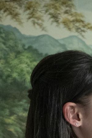 Purple Hearts. (L to R) Sofia Carson as Cassie, Nicholas Galitzine as Luke in Purple Hearts. Cr. Mark Fellman/Netflix © 2022.