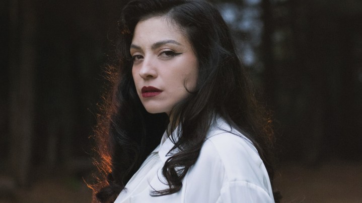 Mon Laferte_Aunque Te Mueras Por Volver