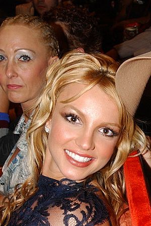 Britney Spears and Jennifer Lopez (Photo by Kevin Mazur/WireImage)