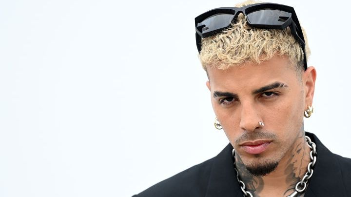 PARIS, FRANCE - JUNE 22: (EDITORIAL USE ONLY - For Non-Editorial use please seek approval from Fashion House) Rauw Alejandro attends the Givenchy Menswear Spring Summer 2023 show as part of Paris Fashion Week  on June 22, 2022 in Paris, France. (Photo by Pascal Le Segretain/Getty Images)