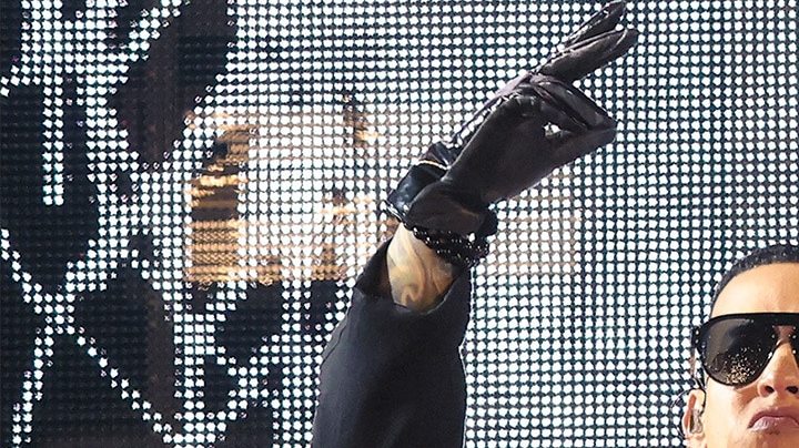 Statue_daddy yankee_Puerto Rico_Home