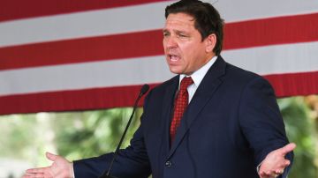 GENEVA, UNITED STATES - 2022/08/24: Florida Gov. Ron DeSantis speaks to supporters at a campaign stop on the Keep Florida Free Tour at the Horsepower Ranch in Geneva. DeSantis faces former Florida Gov. Charlie Crist for the general election for Florida Governor in November. (Photo by Paul Hennessy/SOPA Images/LightRocket via Getty Images)
