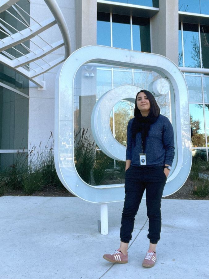 Photo of Diana Mendoza Ramirez in front of Instagram