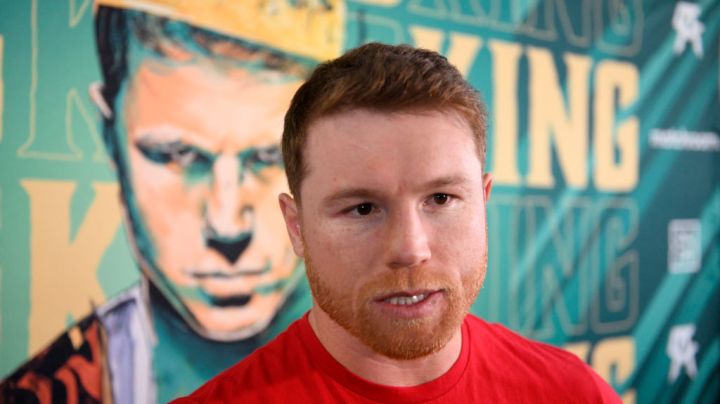 SAN DIEGO, CA - AUGUST 29: Canelo Alvarez does interviews before a media workout at the House of Boxing August 29, 2022 in San Diego, California. (Photo by Denis Poroy/Getty Images)