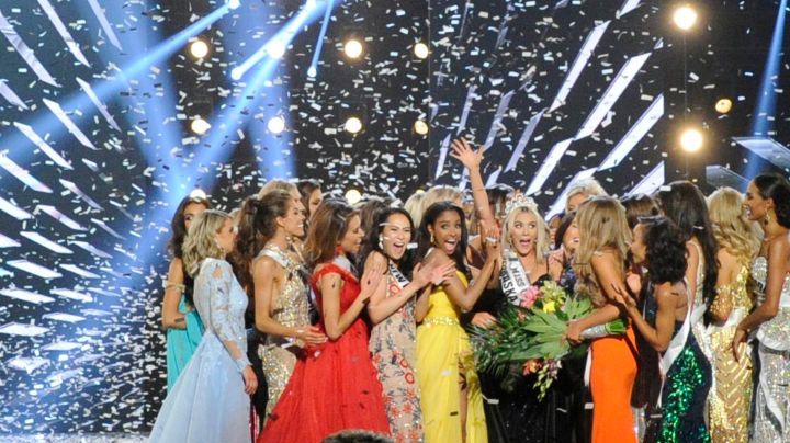 2018 MISS USA: Winner: Miss Nebraska, Sarah Rose Summers (C) is named MISS USA at the 2018 MISS USA Competition airing Monday, May 21 (8:00-10:00 PM ET/PT on FOX). (Photo by FOX Image Collection via Getty Images)